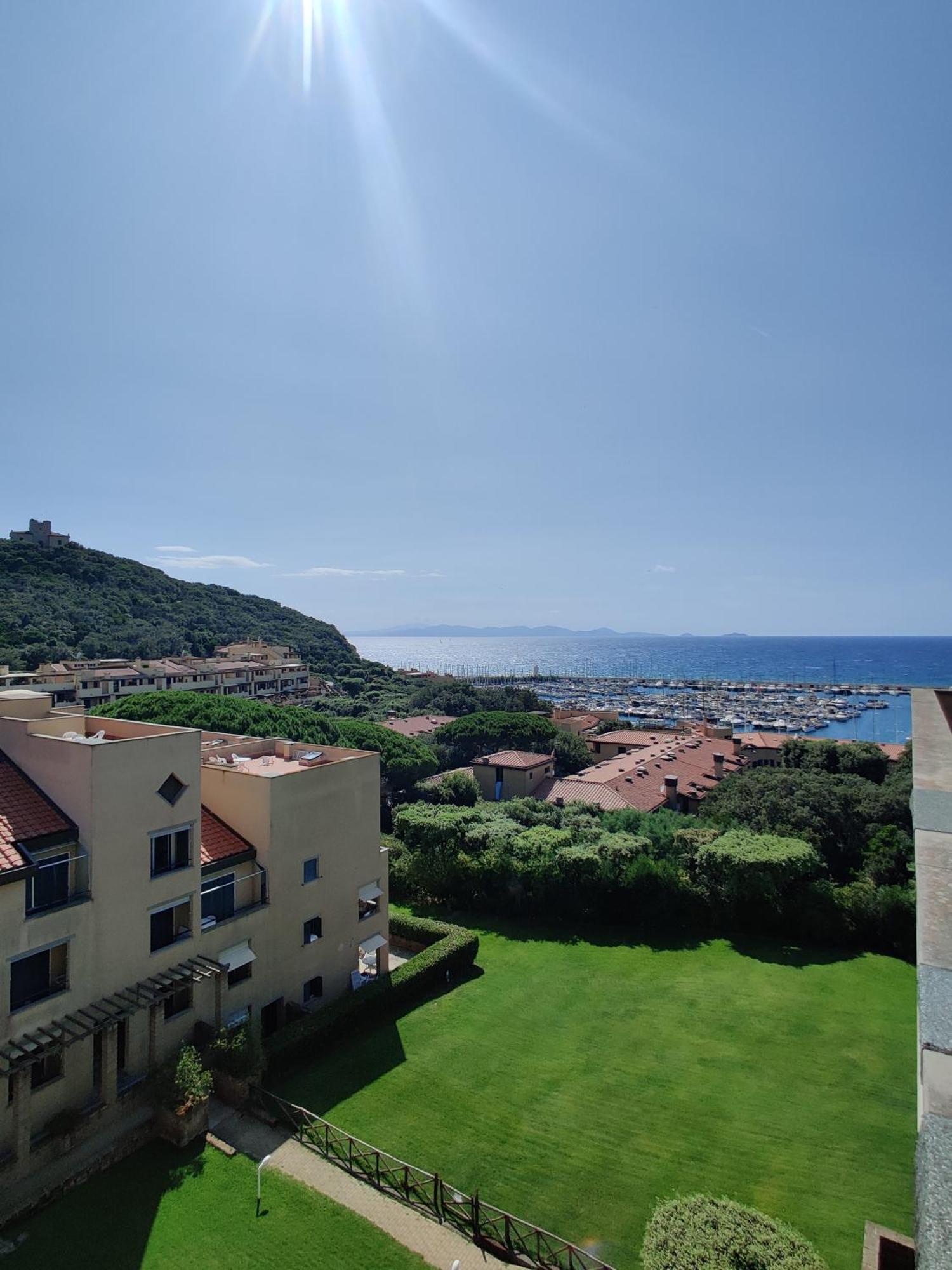 Holiday Homes Marina Apartments Пунта Ала Екстериор снимка